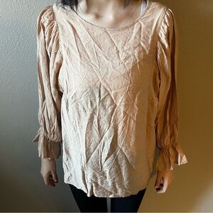 Long sleeve top with cute sleeve detail